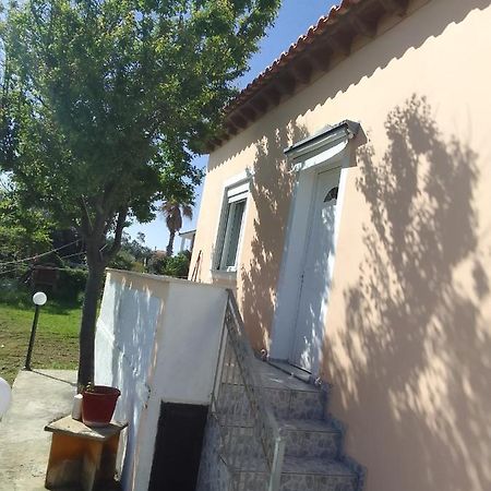 Studios Στουσ Πυργουσ Θερμησ Mytilene Bagian luar foto