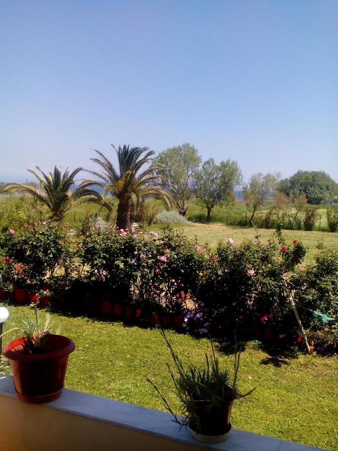 Studios Στουσ Πυργουσ Θερμησ Mytilene Bagian luar foto