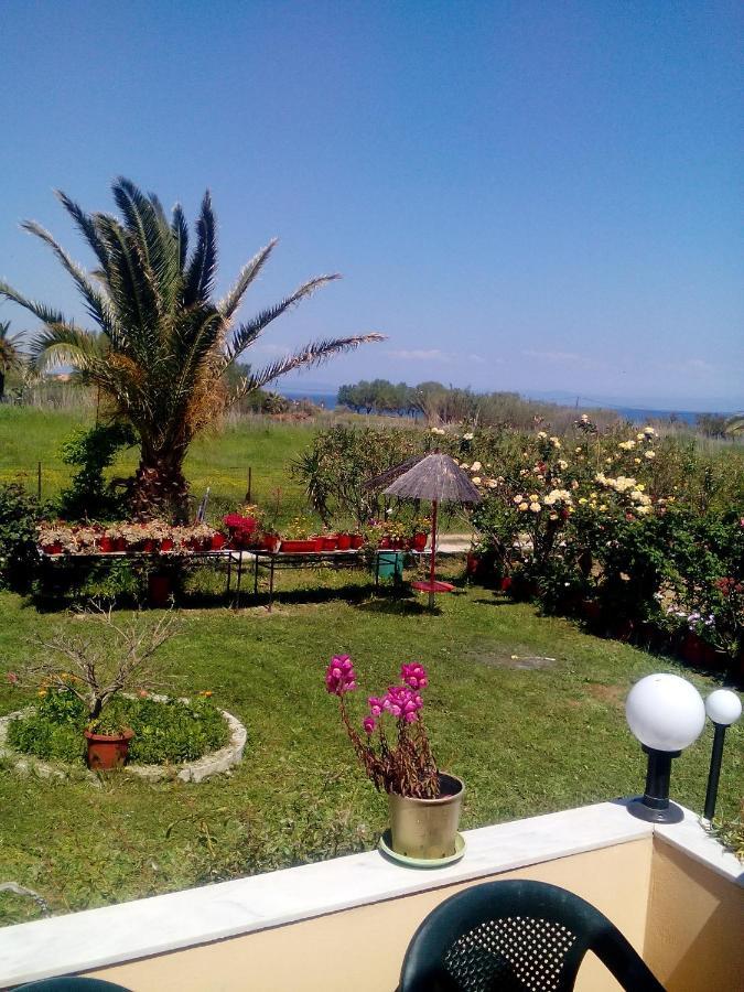 Studios Στουσ Πυργουσ Θερμησ Mytilene Bagian luar foto