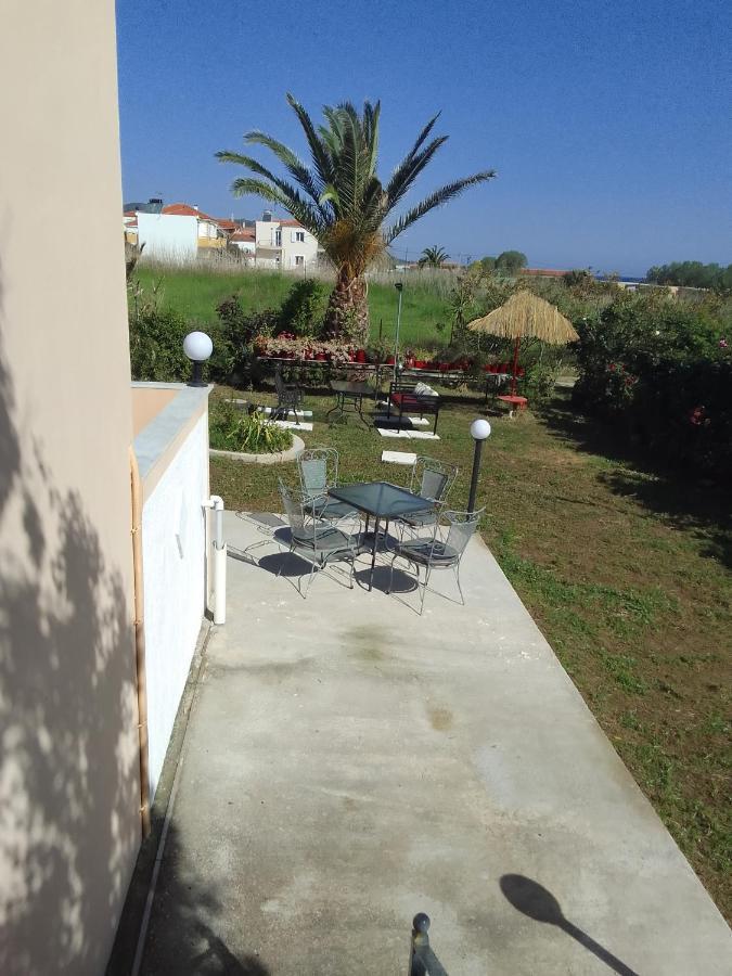 Studios Στουσ Πυργουσ Θερμησ Mytilene Bagian luar foto