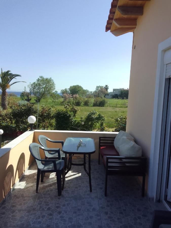 Studios Στουσ Πυργουσ Θερμησ Mytilene Bagian luar foto