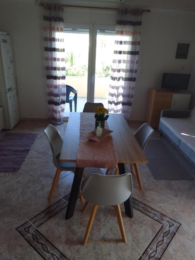 Studios Στουσ Πυργουσ Θερμησ Mytilene Bagian luar foto