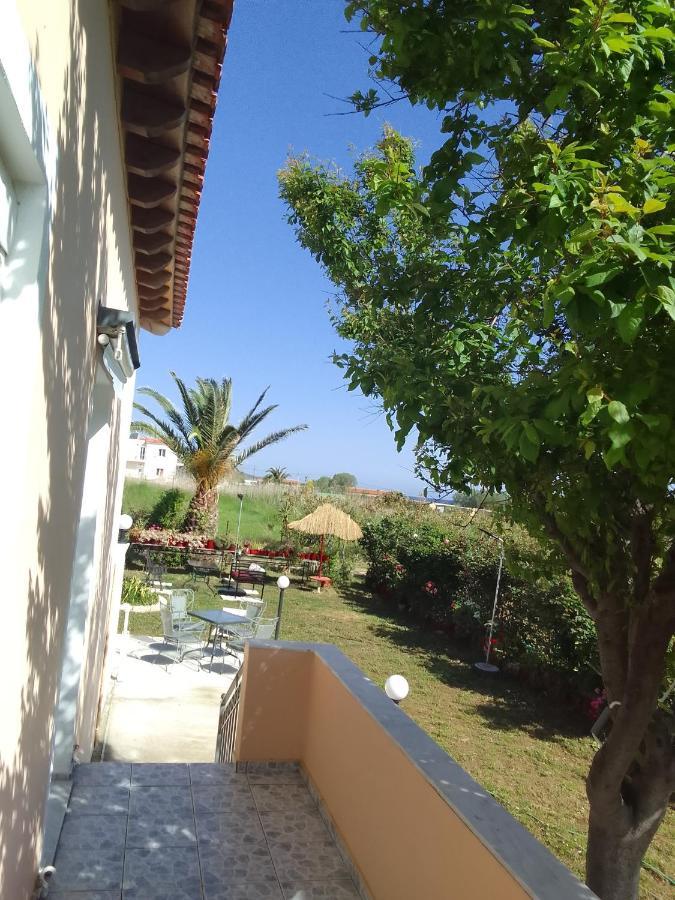 Studios Στουσ Πυργουσ Θερμησ Mytilene Bagian luar foto