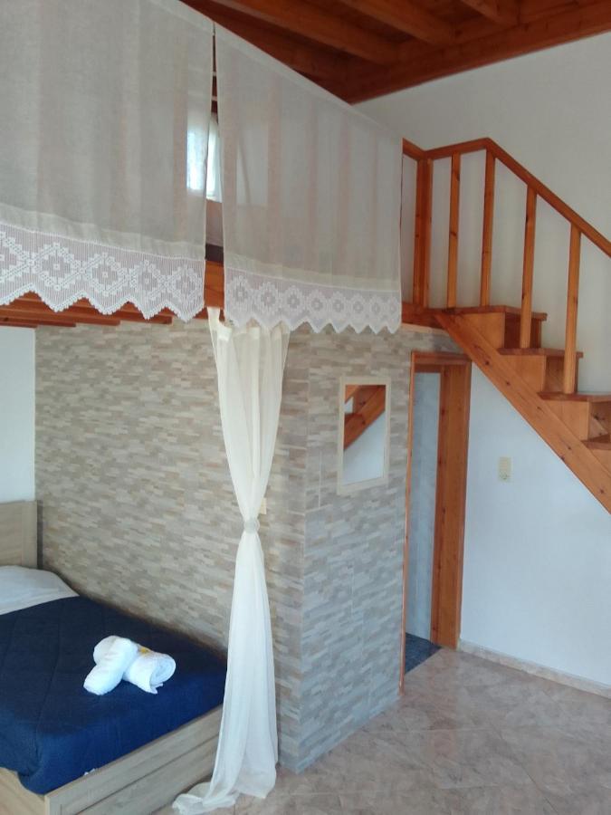 Studios Στουσ Πυργουσ Θερμησ Mytilene Bagian luar foto