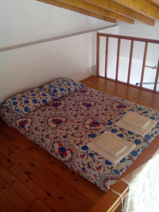 Studios Στουσ Πυργουσ Θερμησ Mytilene Bagian luar foto